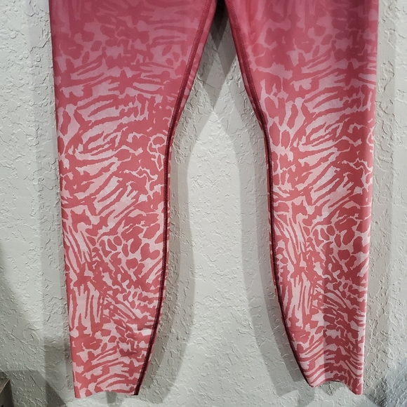 Good American Burgundy/Wild Hibiscus The Ombré Activewear Bottoms Size Large - Picture 3 of 11